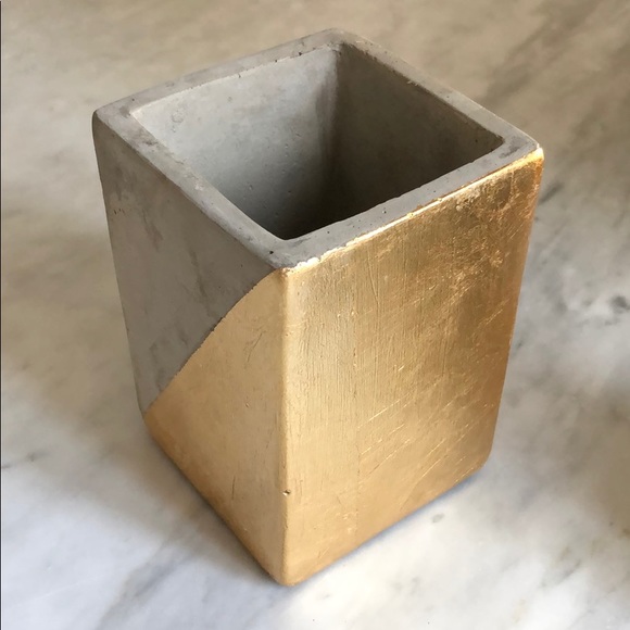 Concrete Planter/Vase - Picture 2 of 3
